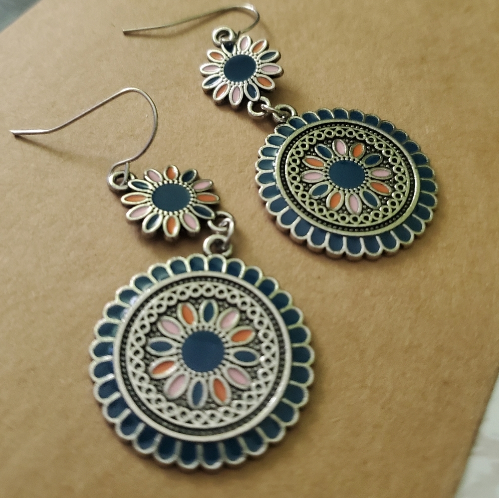 Flower Earrings - Picture 4 of 4